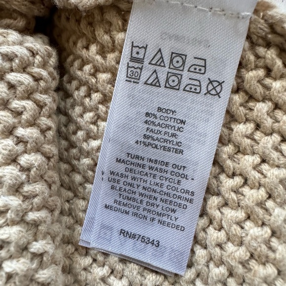 Aspen Kids Faux Fur Poncho‎ Sweater - Picture 4 of 6